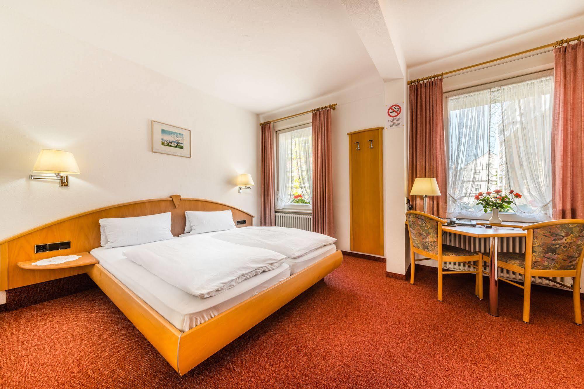Hotel Goldener Sternen Konstanz Exteriör bild