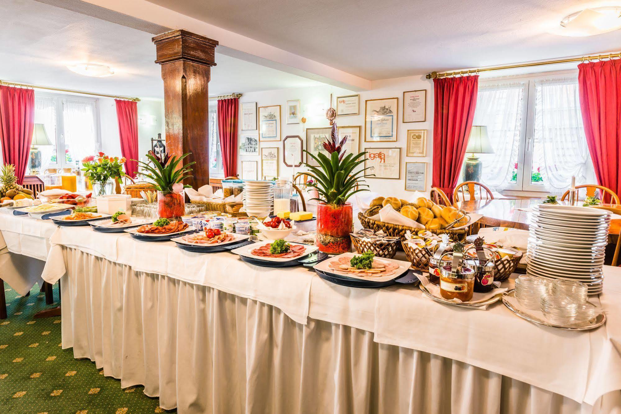 Hotel Goldener Sternen Konstanz Exteriör bild
